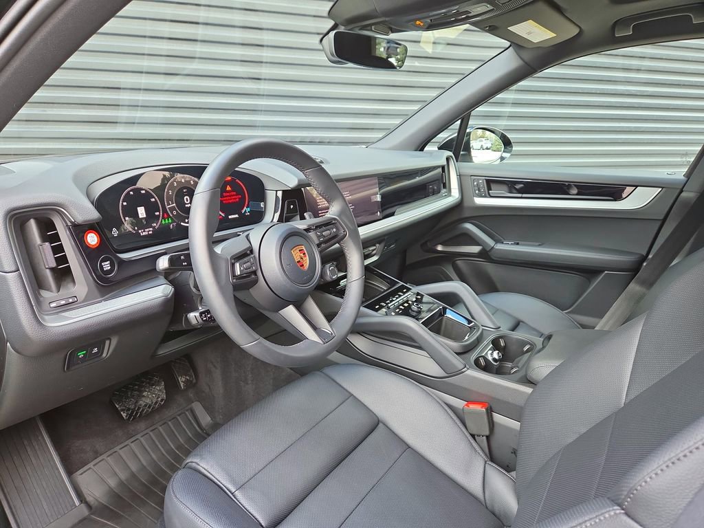 Certified 2026 Porsche Cayenne image 4