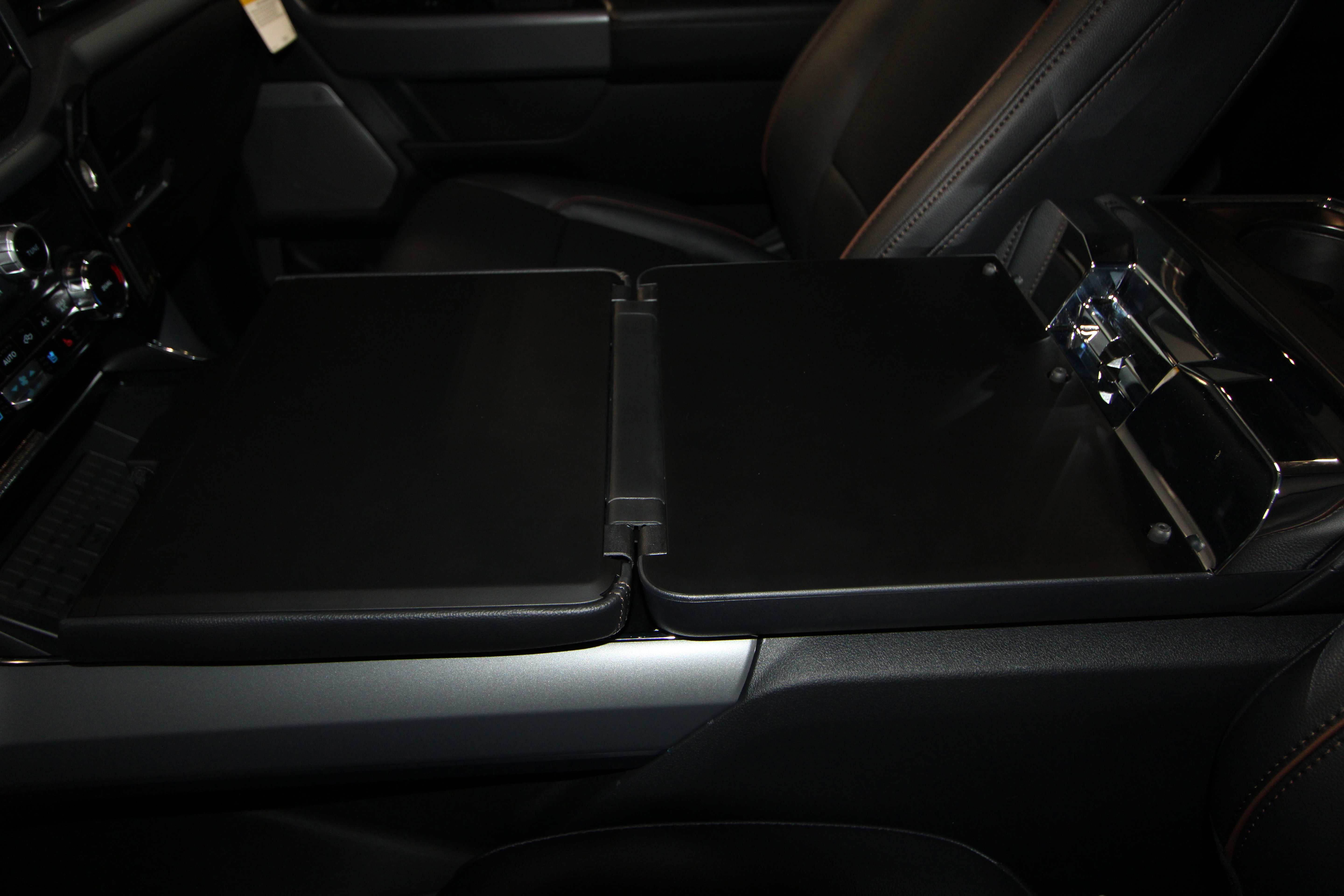 New 2025 Ford F150 Lariat w/ Equipment Group 502A High AWD/4WD image 19