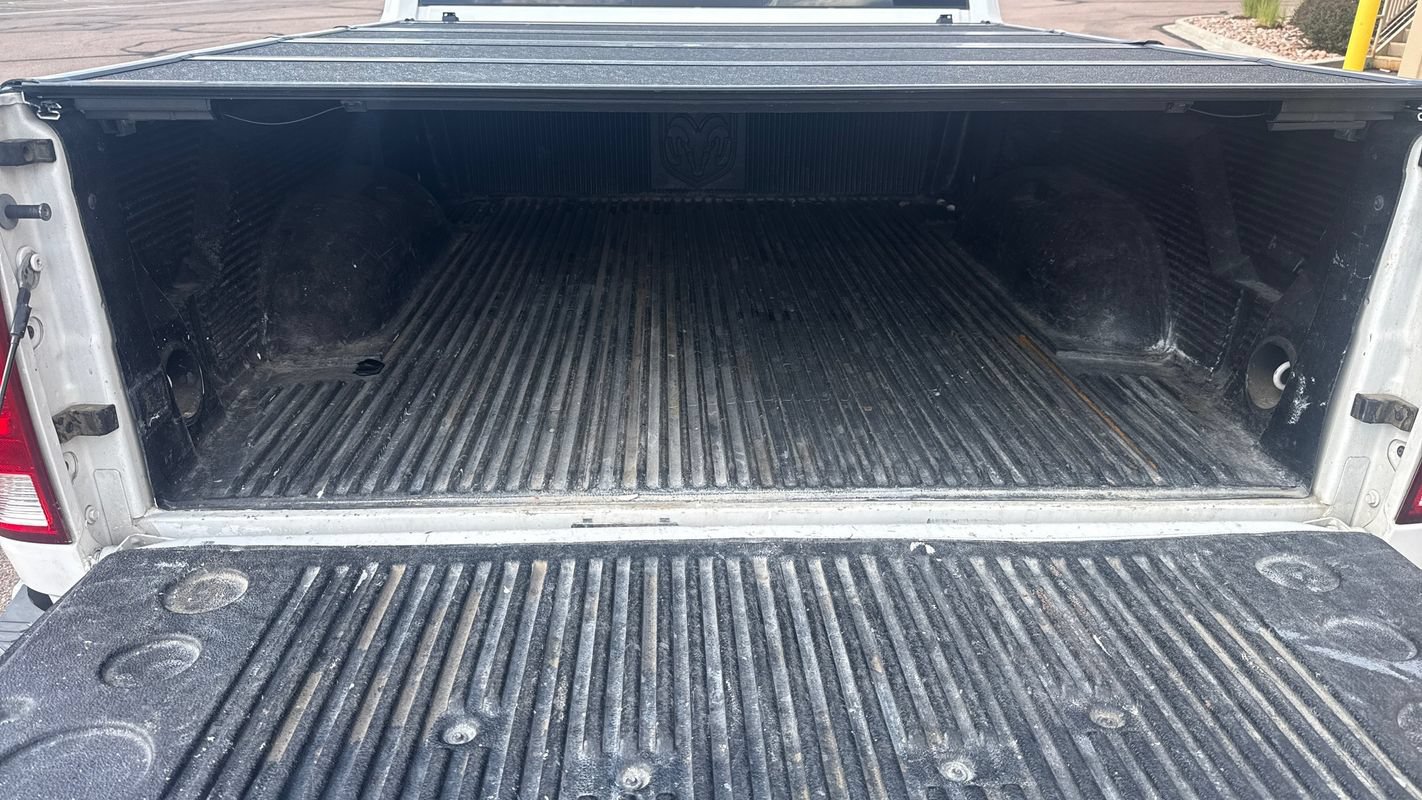 Used 2018 RAM 2500 SLT w/ Luxury Group AWD/4WD image 13