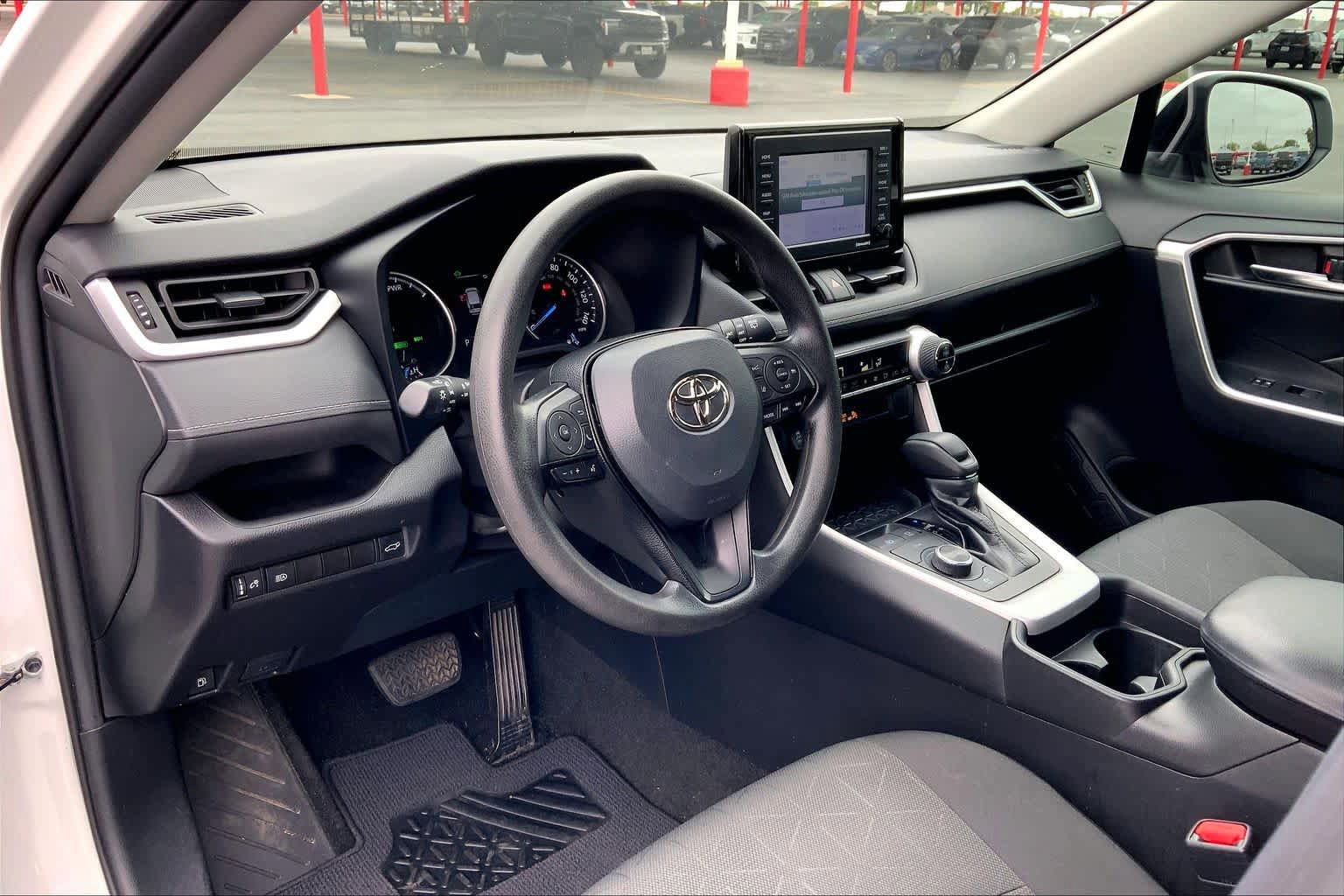 Used 2021 Toyota RAV4 XLE w/ Convenience Package AWD/4WD image 18