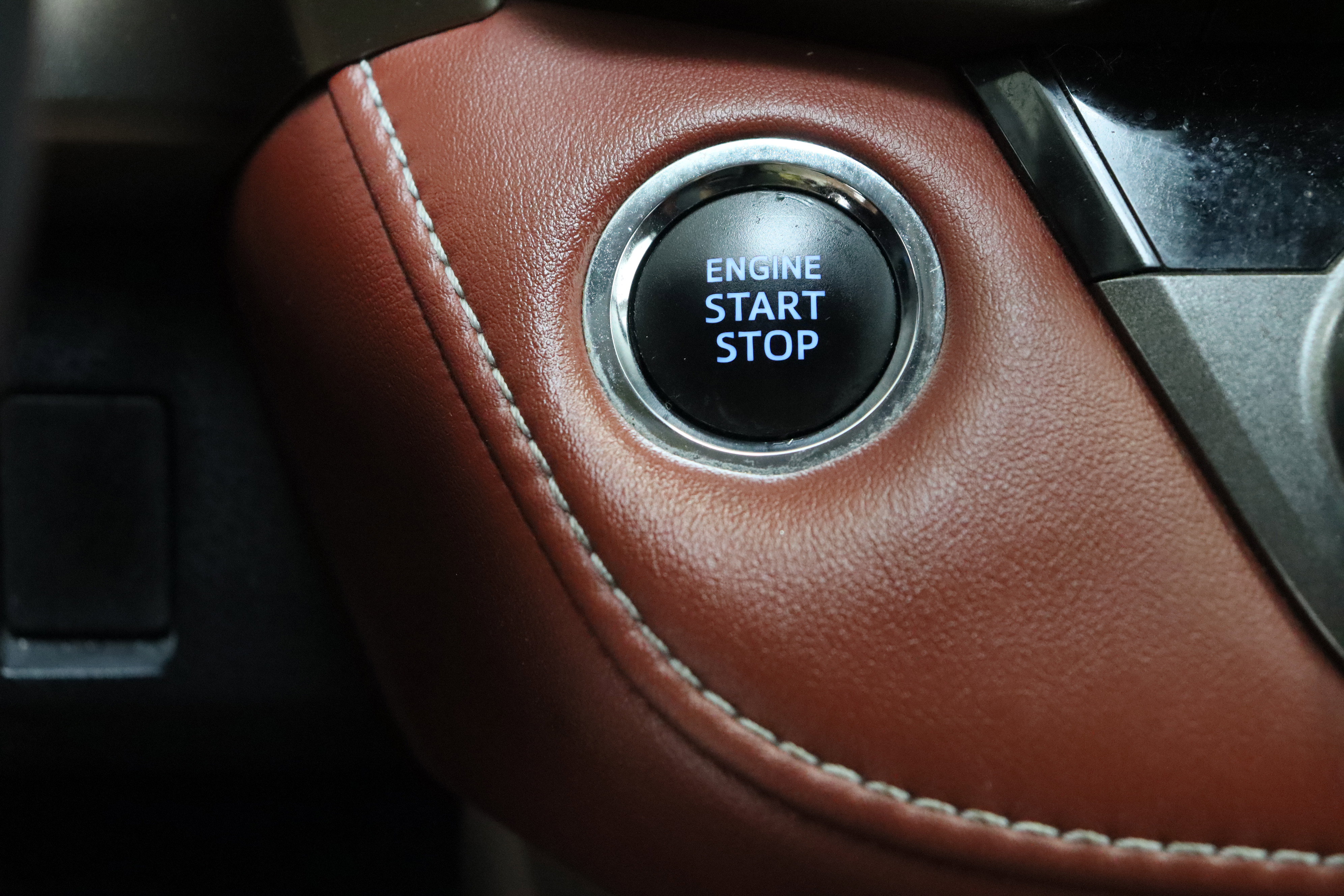 Used 2015 Toyota RAV4 Limited w/ Technology Package FWD image 18