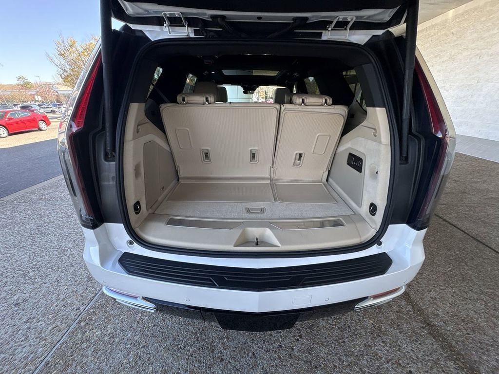 Certified 2022 Cadillac Escalade Premium Luxury image 27