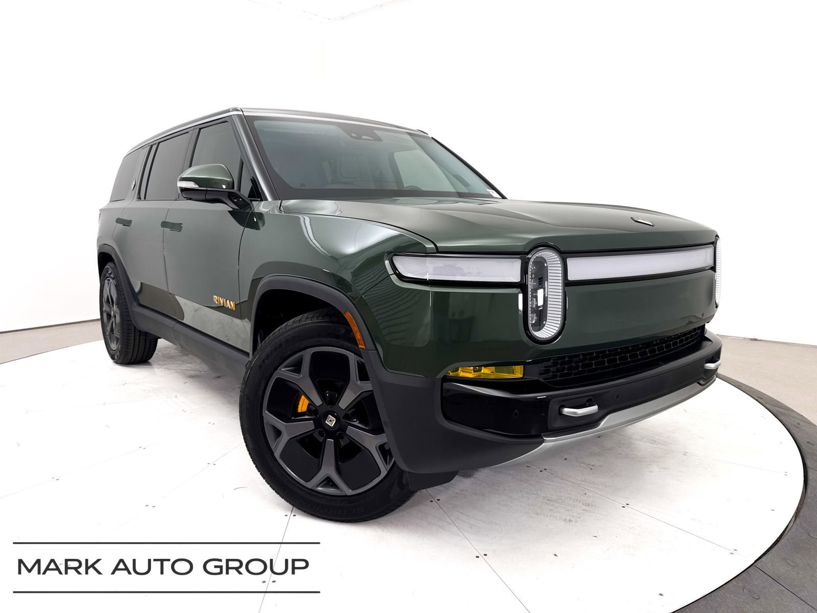 Used 2024 Rivian R1S Adventure AWD/4WD image 1