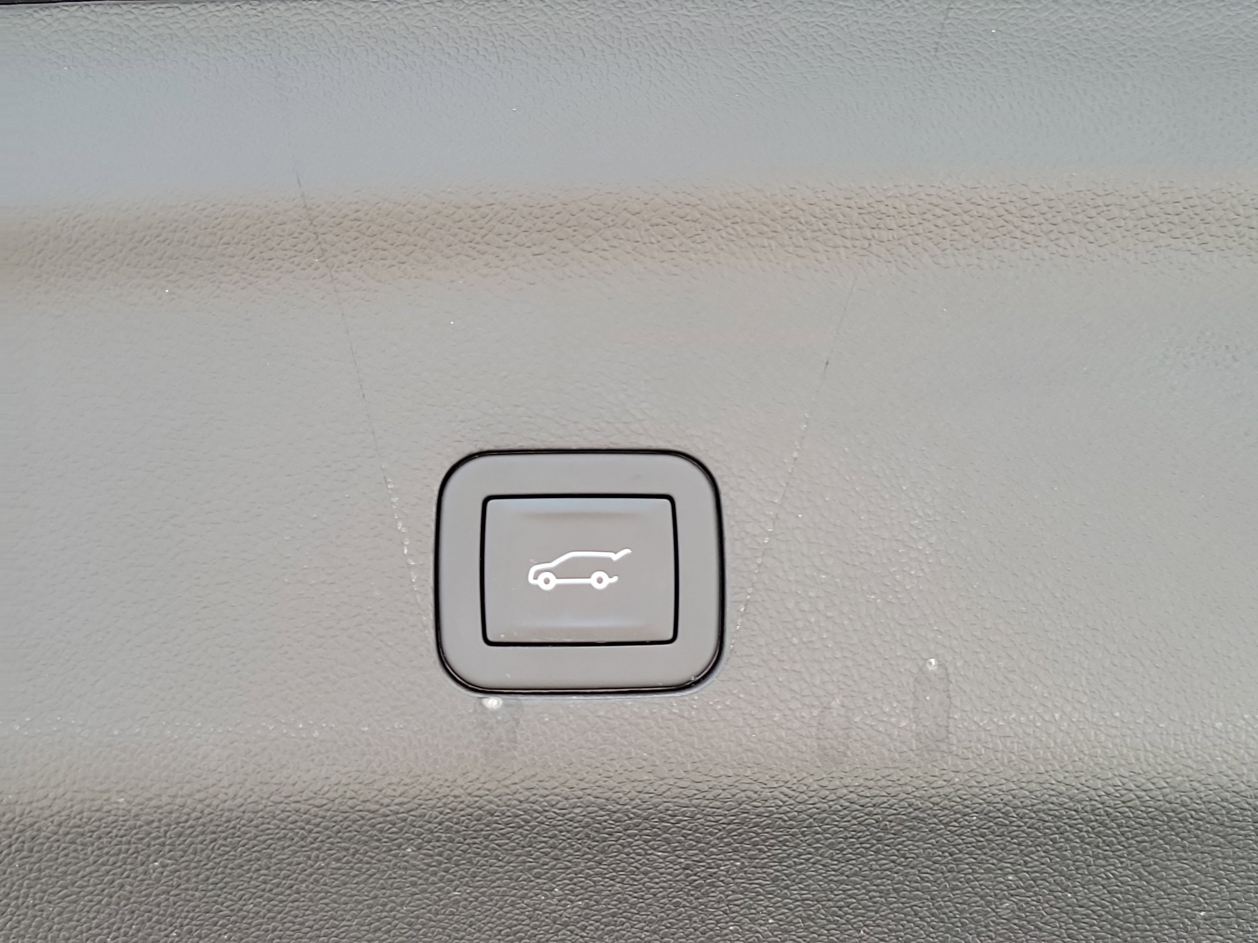 Used 2024 GMC Yukon SLT w/ SLT Luxury Package image 25