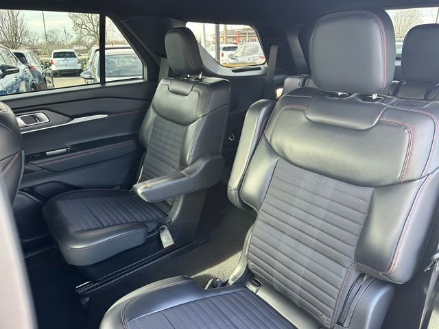 Used 2025 Ford Explorer ST-Line image 30