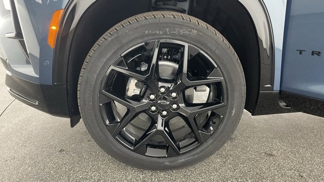 Used 2025 Chevrolet Traverse RS image 50