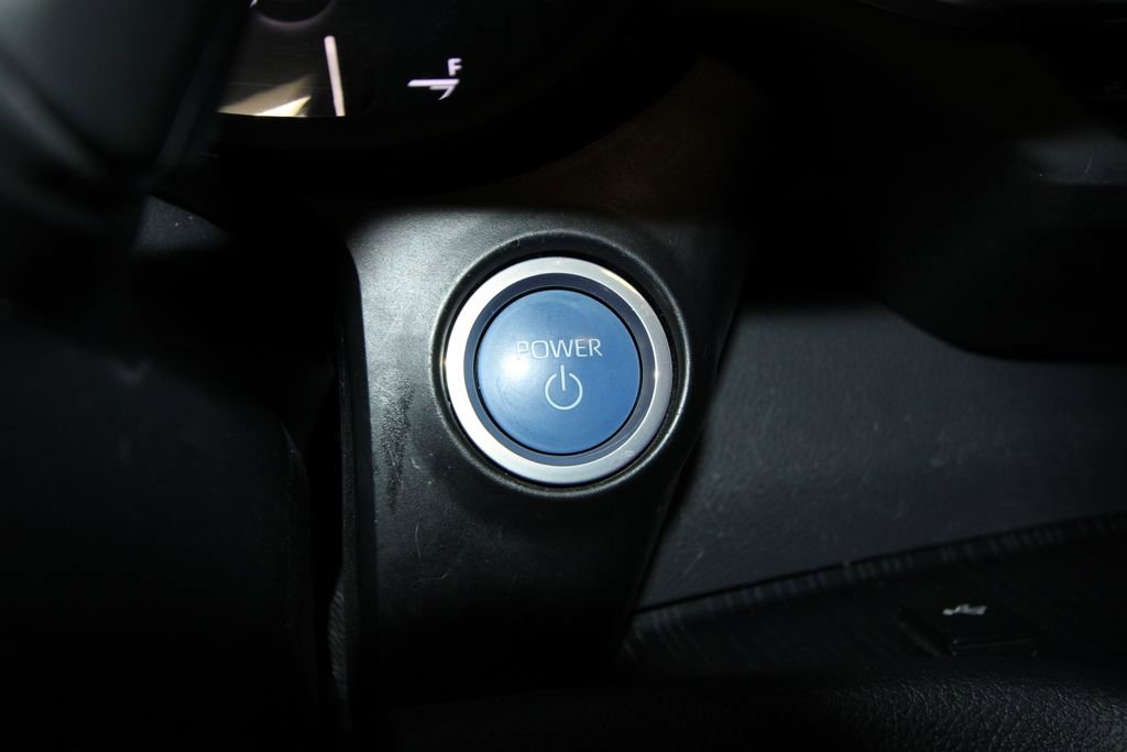 Used 2023 Toyota Sienna XSE image 18