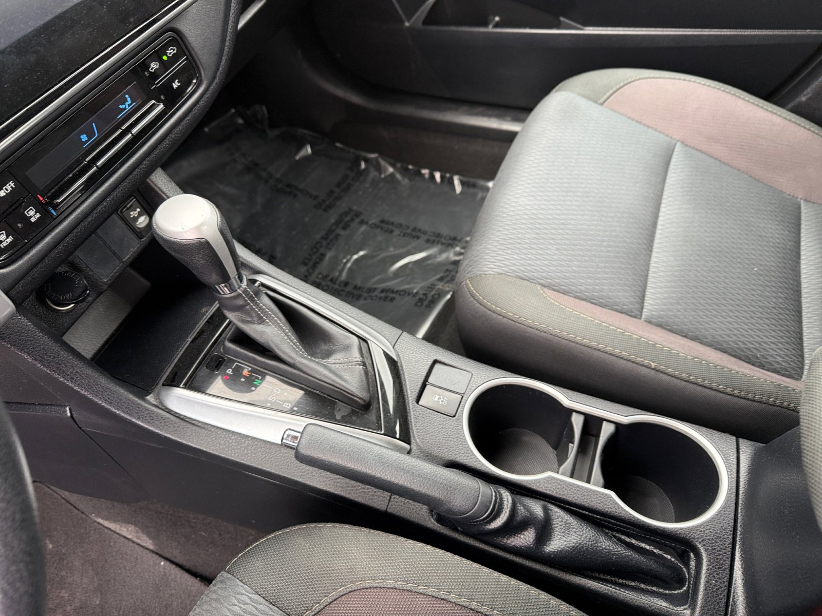 Used 2017 Toyota Corolla LE image 13