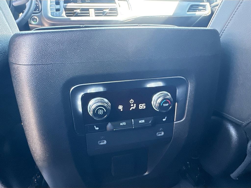 Used 2024 GMC Yukon AT4 w/ Technology Package AWD/4WD image 22