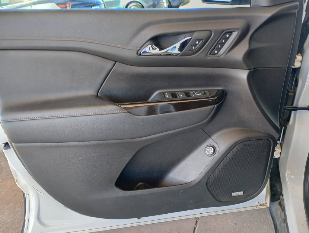 Used 2023 GMC Acadia AT4 w/ Preferred Package AWD/4WD image 12