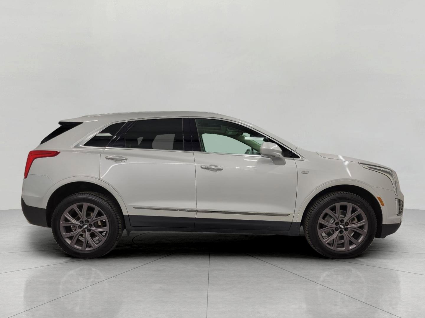 Used 2019 Cadillac XT5 Luxury w/ LPO, Black Ice Package image 12