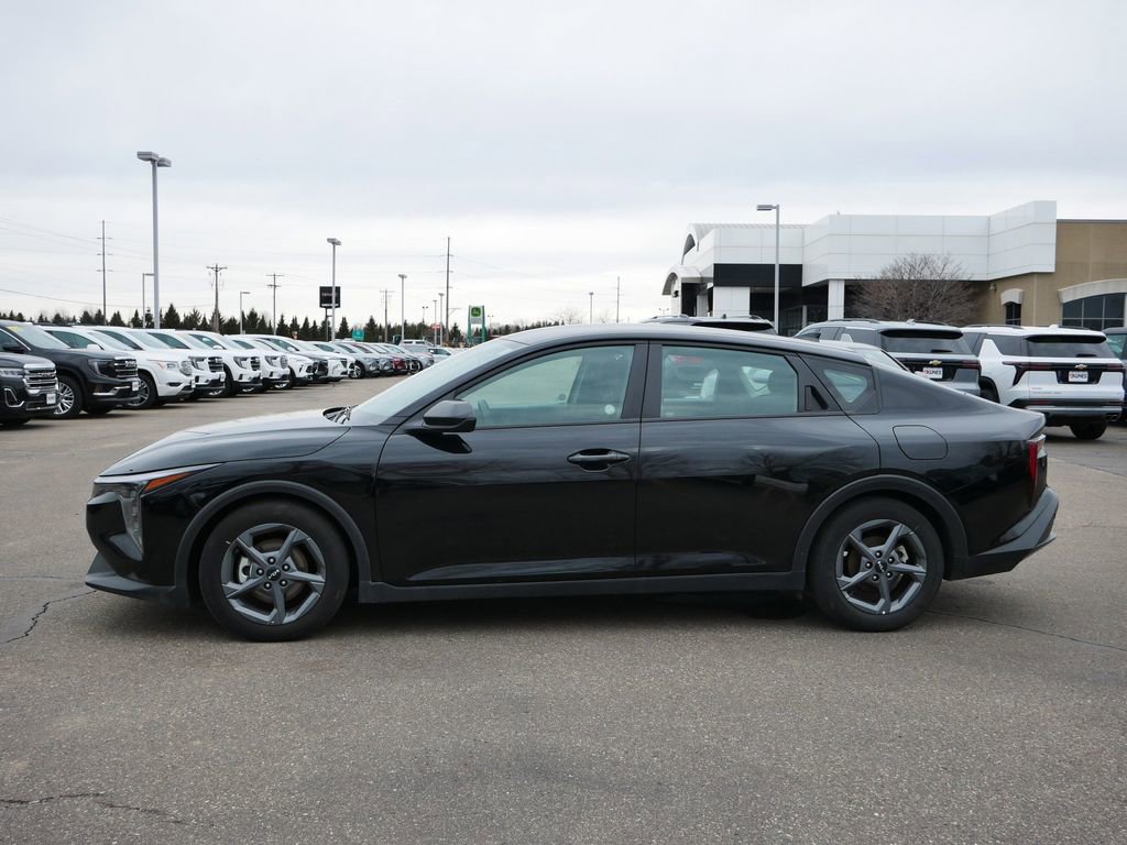 Used 2025 Kia K4 LXS image 4