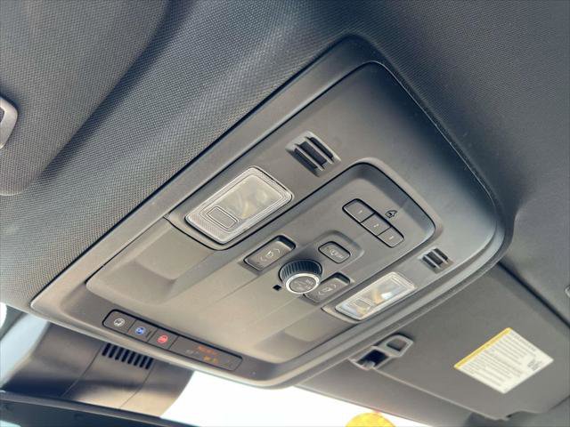 Used 2024 Chevrolet Suburban Premier AWD/4WD image 32