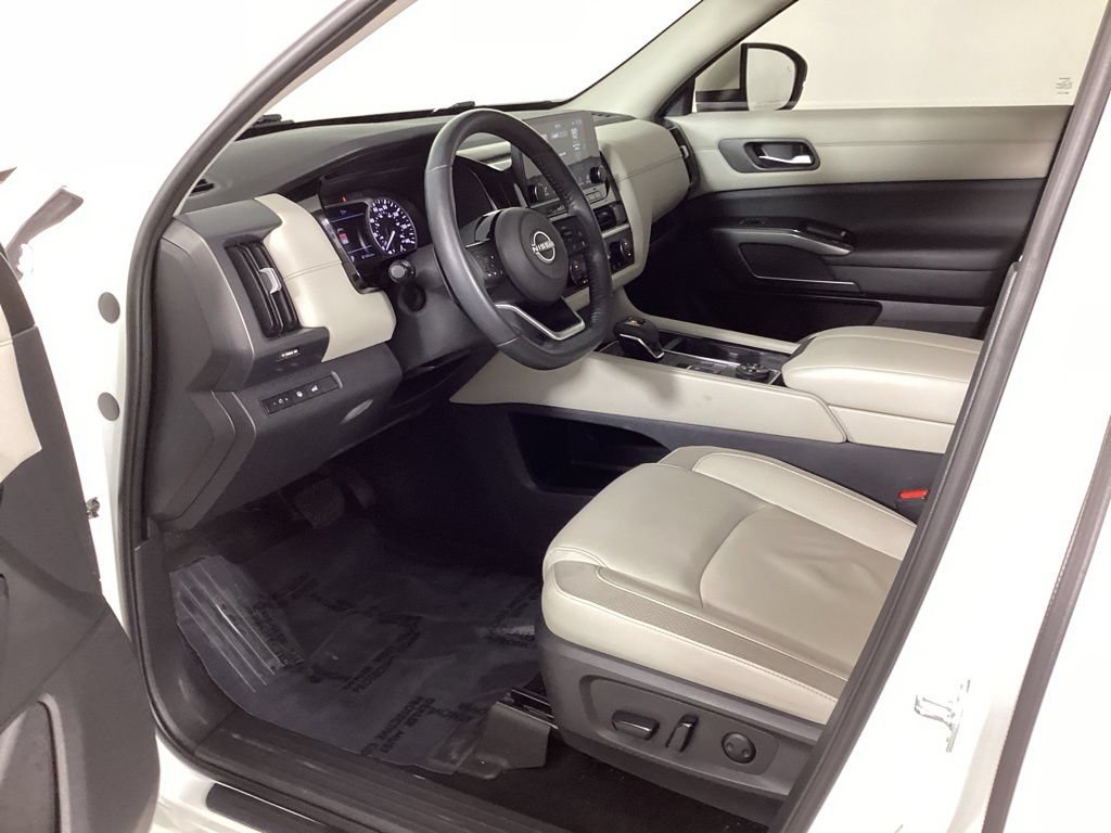Used 2022 Nissan Pathfinder SL AWD/4WD image 31