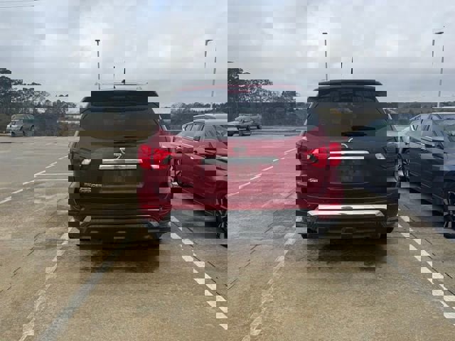 Used 2017 Nissan Pathfinder S image 4