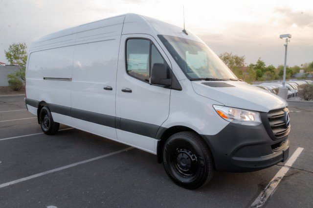 Used 2025 Mercedes-Benz Sprinter 2500 image 3