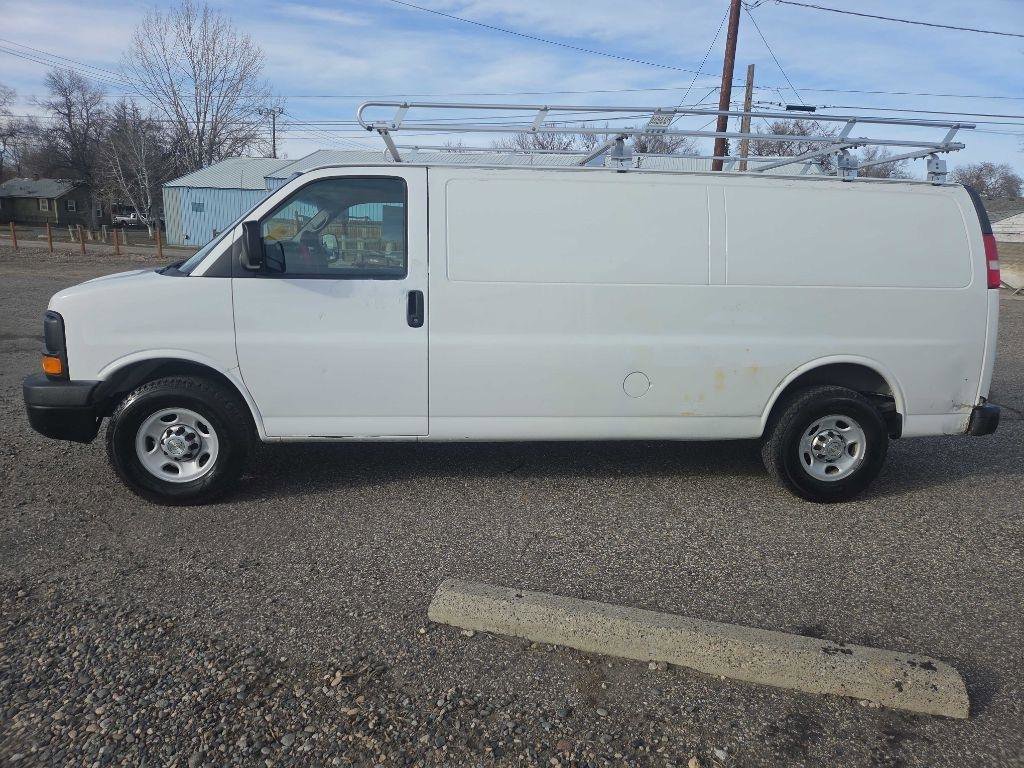 Used 2012 Chevrolet Express 2500 Extended image 2