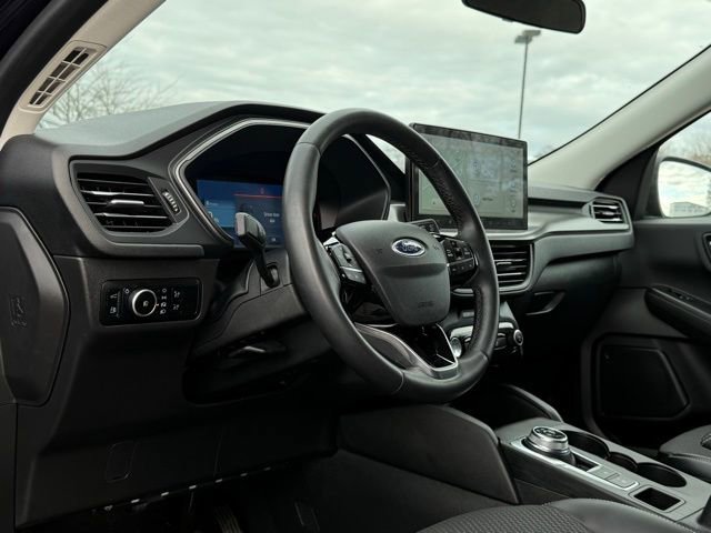 Used 2023 Ford Escape SE image 12