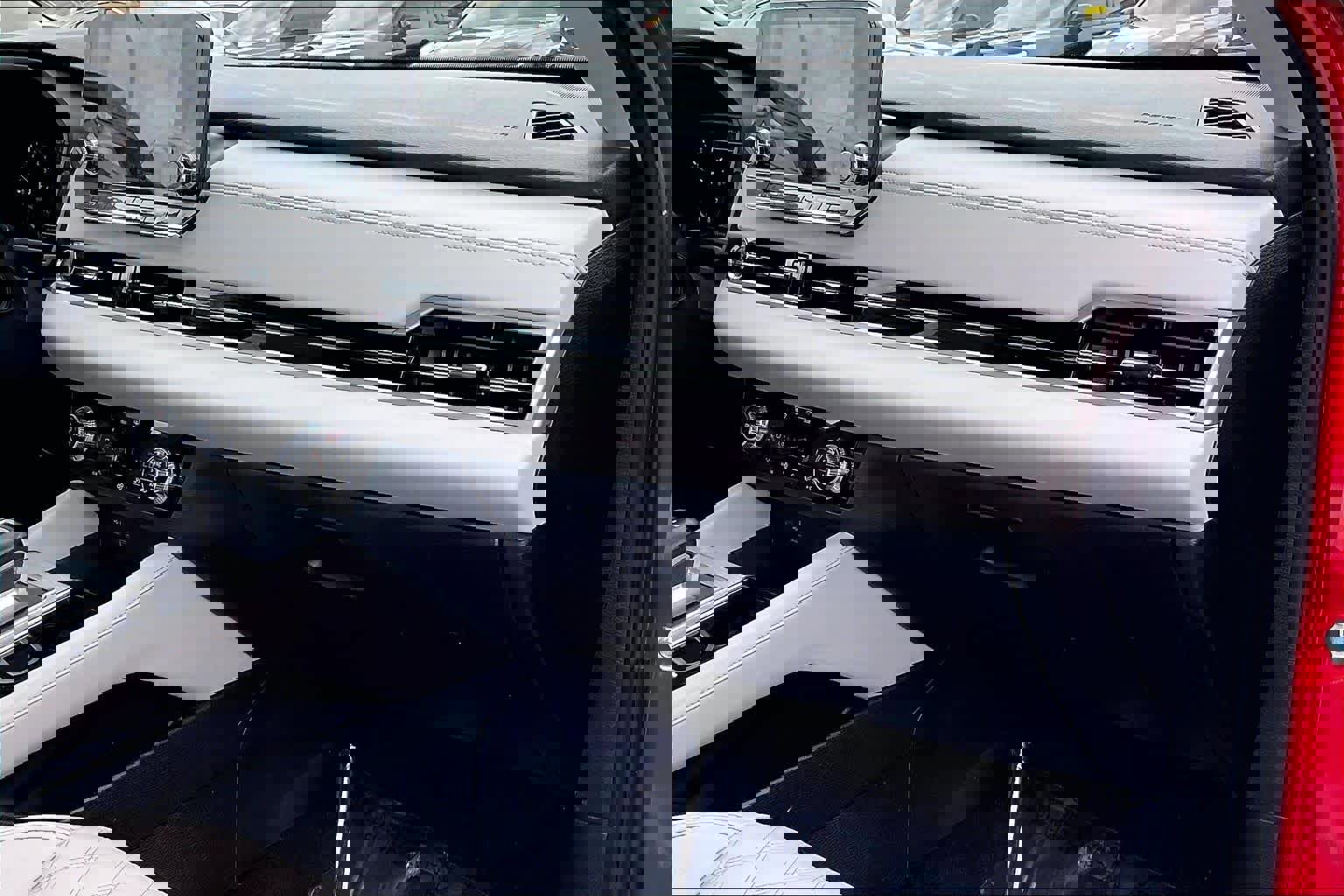 Used 2023 Mitsubishi Outlander SEL image 15