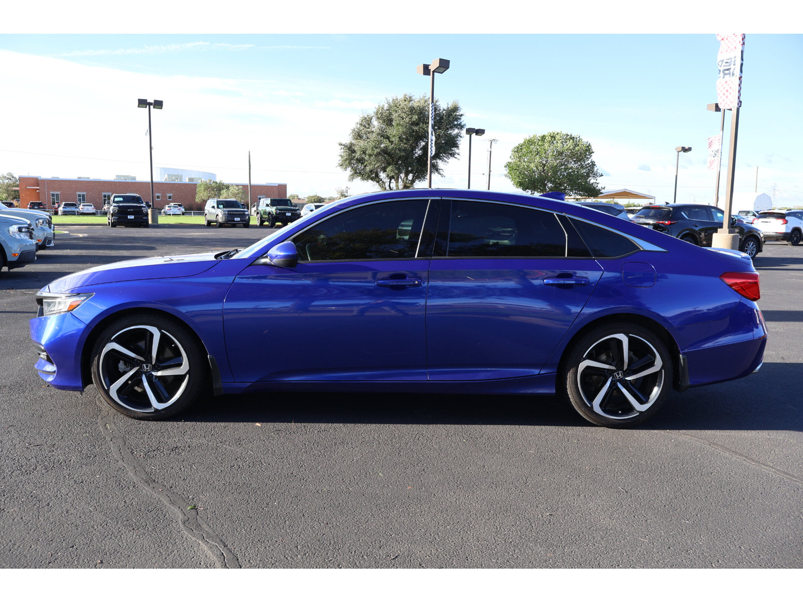 Used 2020 Honda Accord Sport image 2