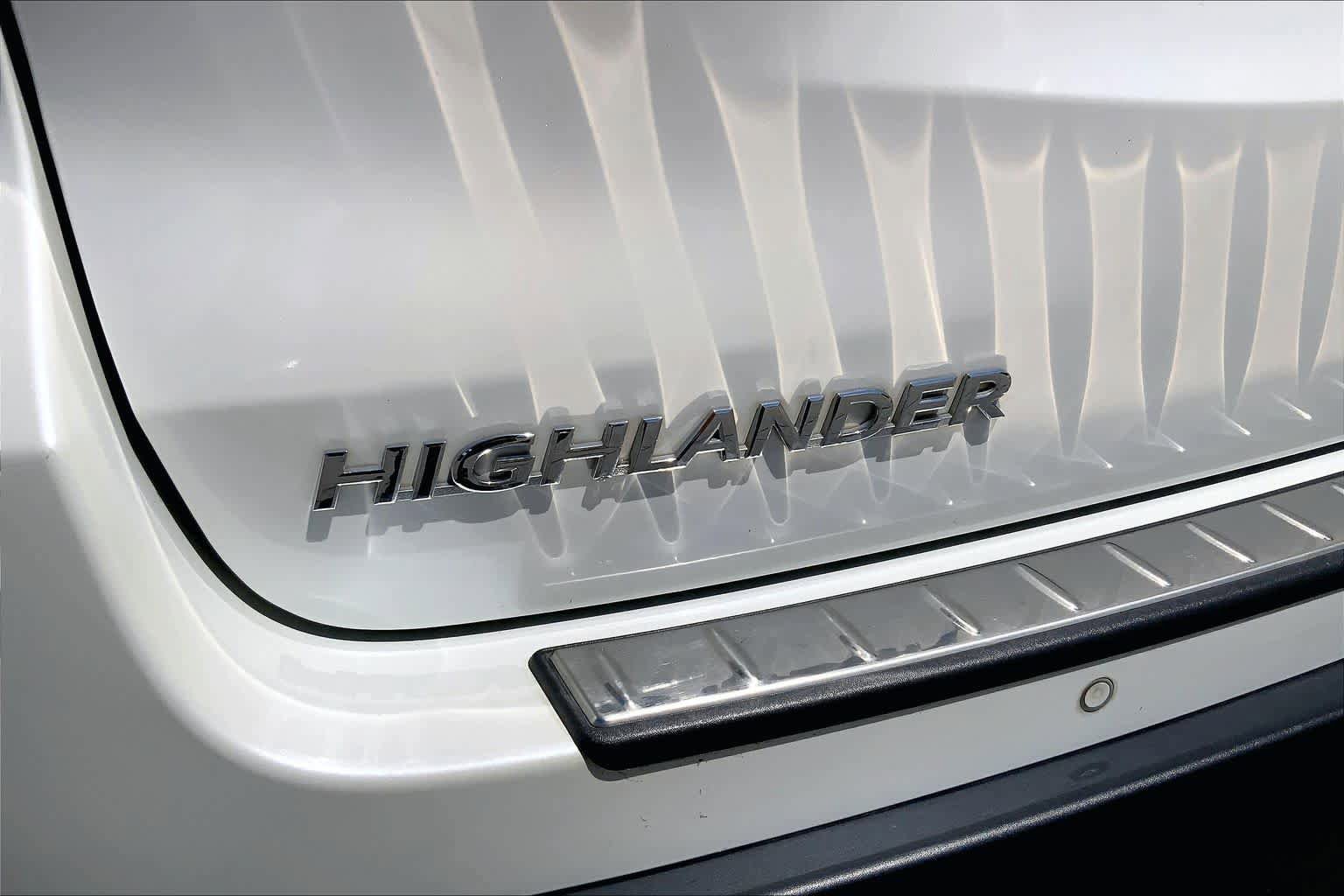 Used 2019 Toyota Highlander Limited FWD image 31
