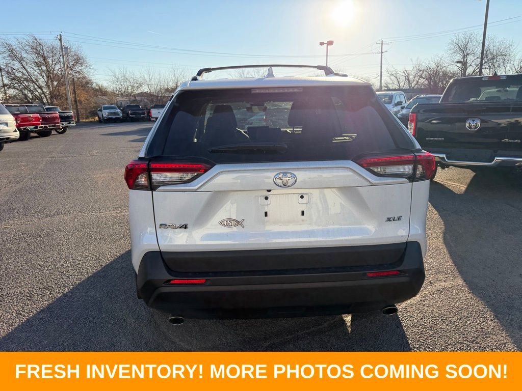 Used 2023 Toyota RAV4 XLE Premium image 5