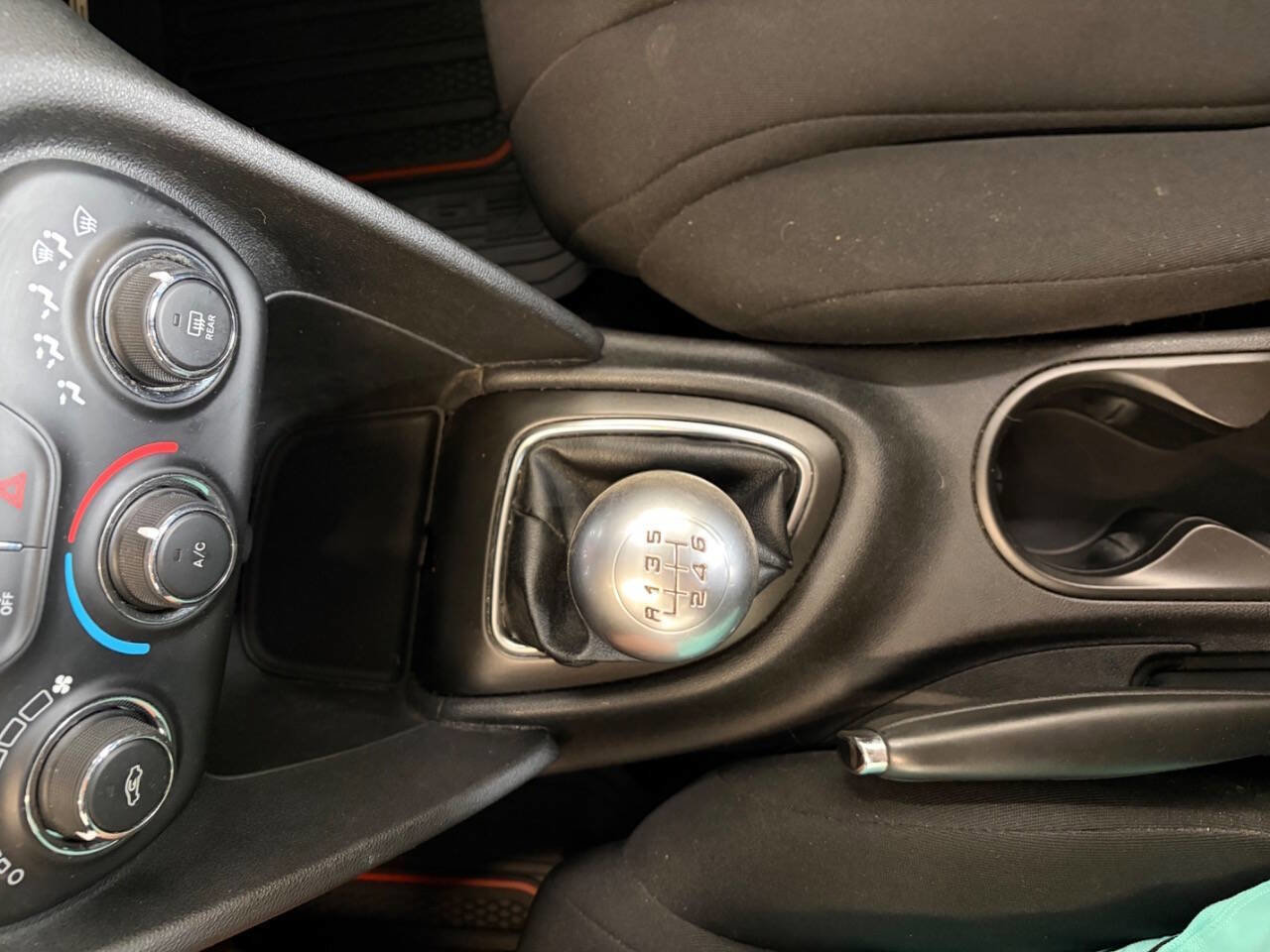 Used 2013 Dodge Dart SE w/ Value Group FWD image 15