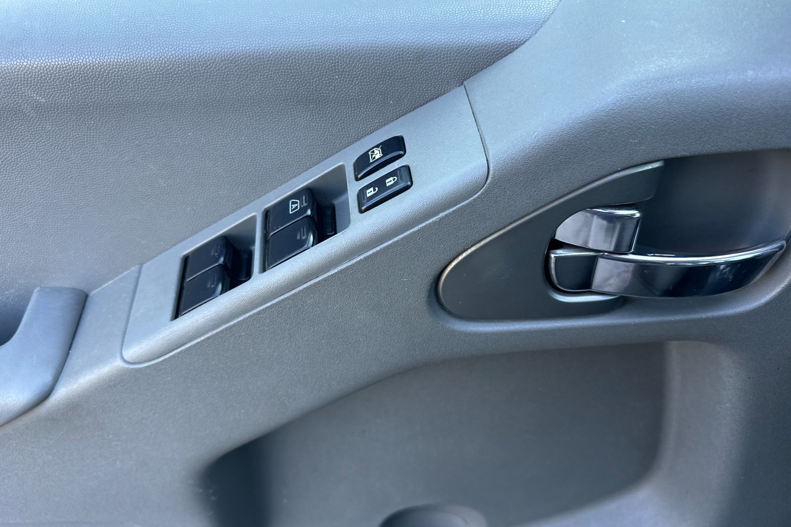 Used 2021 Nissan Frontier SV w/ Midnight Edition Floor Mats image 11