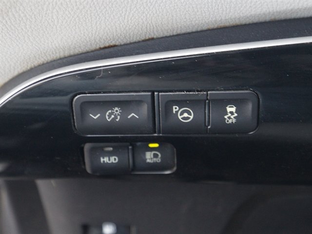 Used 2016 Toyota Prius Four w/ Advanced Technology Package FWD image 17