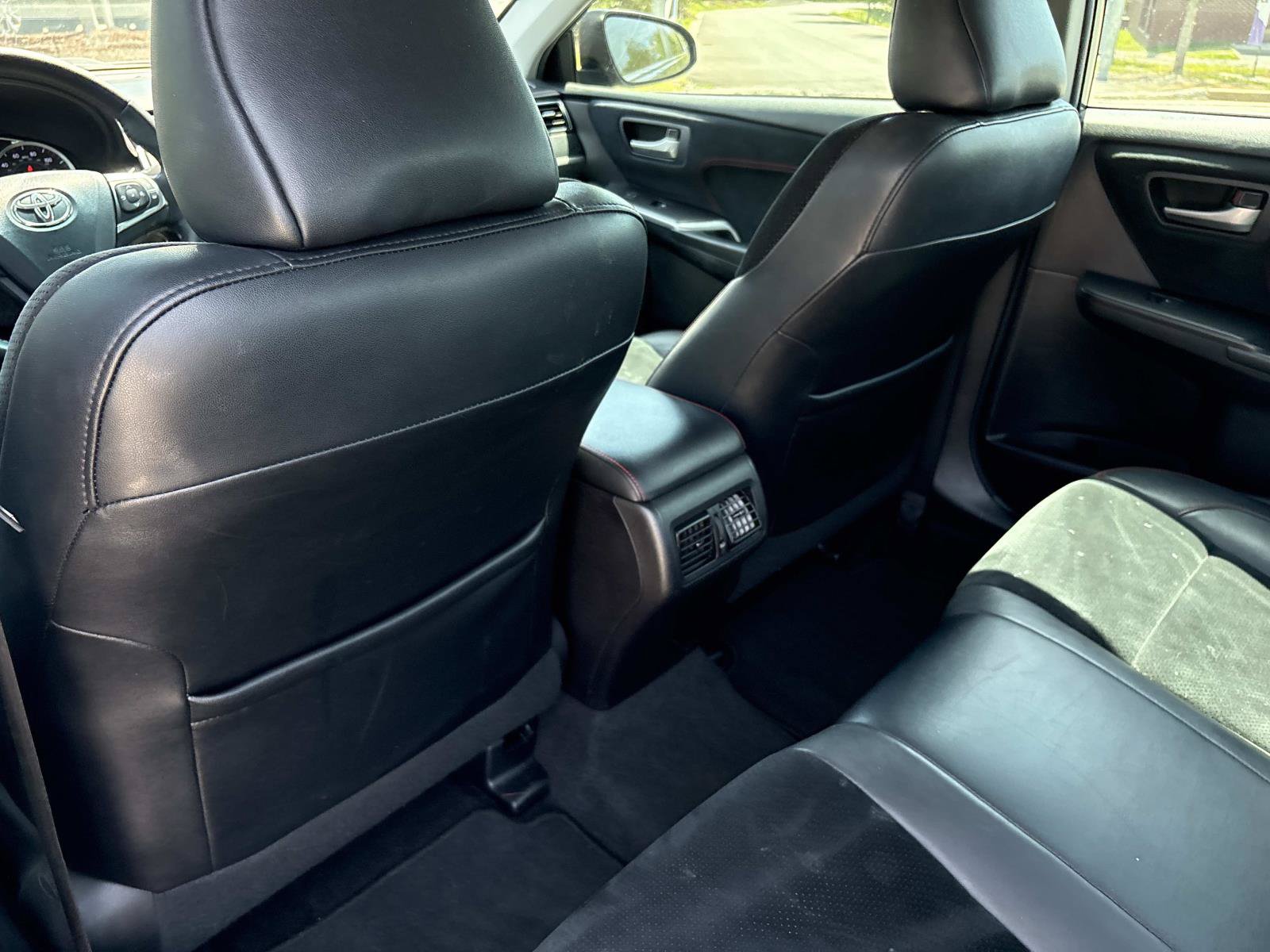 Used 2015 Toyota Camry XSE FWD image 27