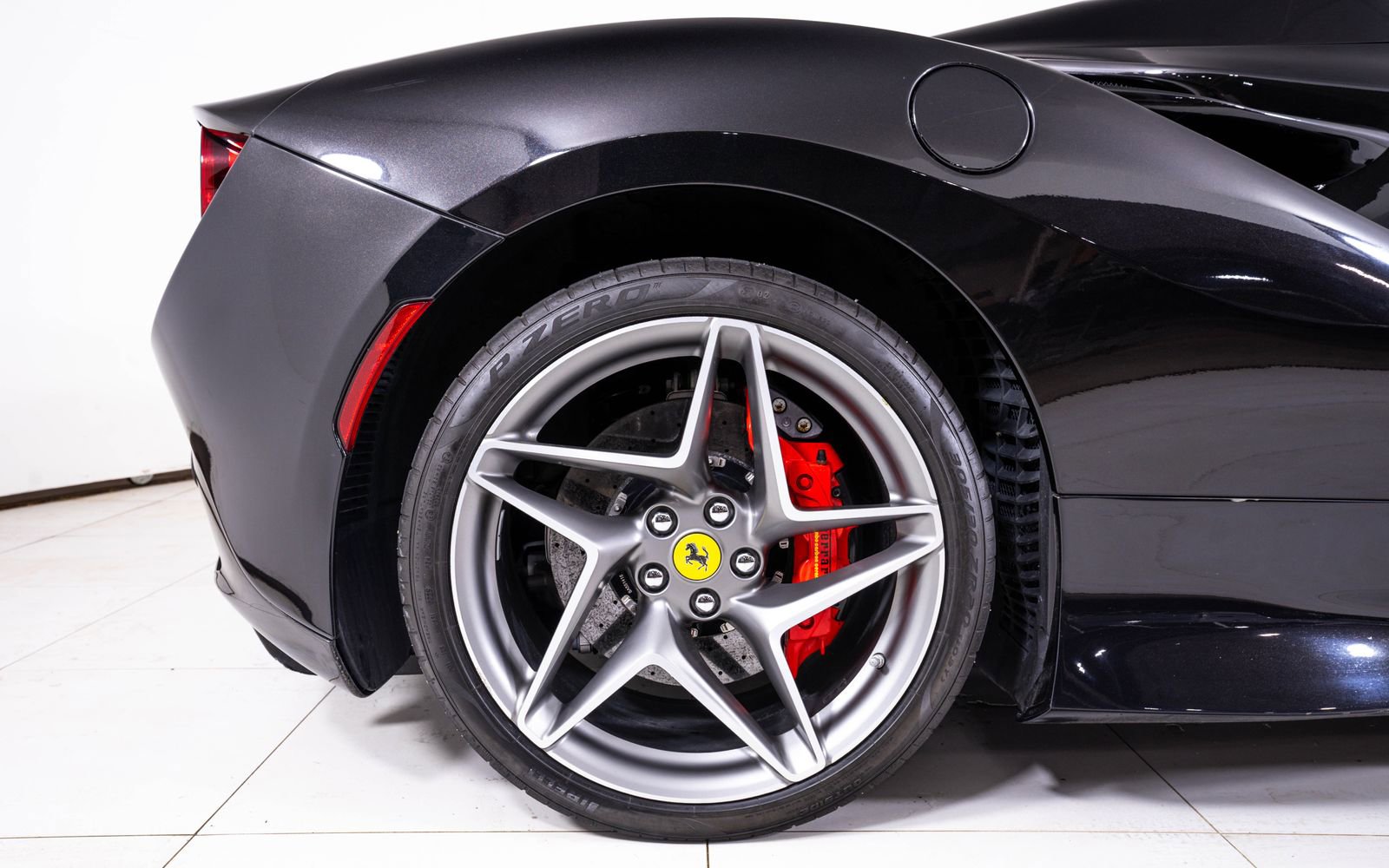 Used 2021 Ferrari F8 Tributo image 19