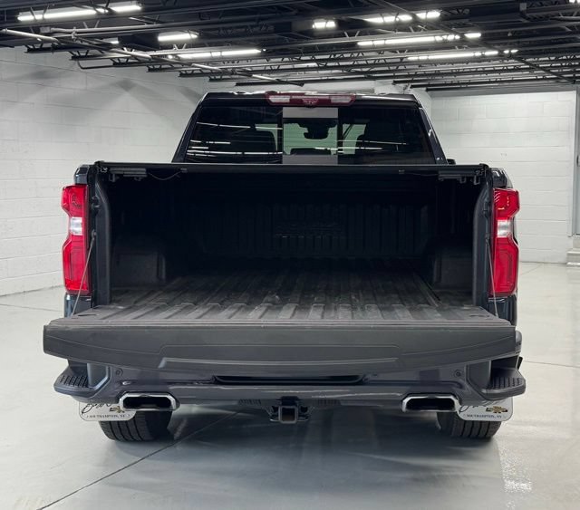 Used 2023 Chevrolet Silverado 1500 High Country w/ Technology Package AWD/4WD image 10