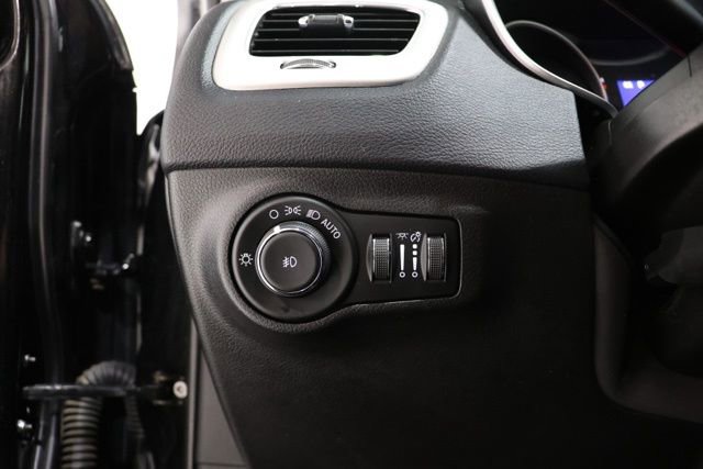 Used 2020 Jeep Compass Latitude w/ Cold Weather Group image 21
