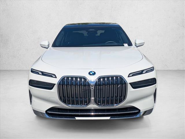 Certified 2025 BMW i7 eDrive50 w/ Premium Package RWD image 2