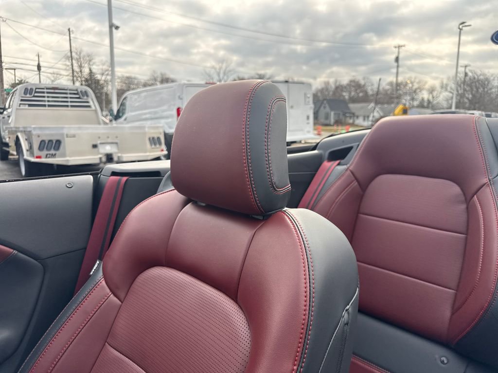 Used 2025 Ford Mustang Premium RWD image 35