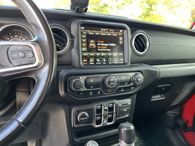 Used 2022 Jeep Wrangler Unlimited Sahara AWD/4WD image 14