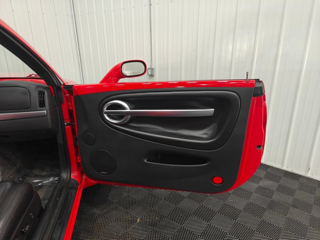 Used 2003 Chevrolet SSR w/ Preferred Equipment Group RWD image 18
