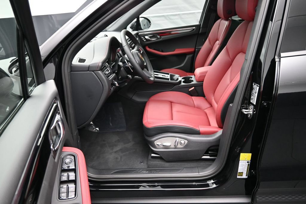 New 2026 Porsche Macan AWD/4WD image 5
