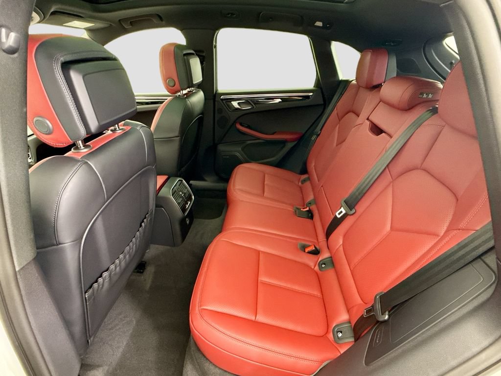 Used 2026 Porsche Macan AWD/4WD image 19