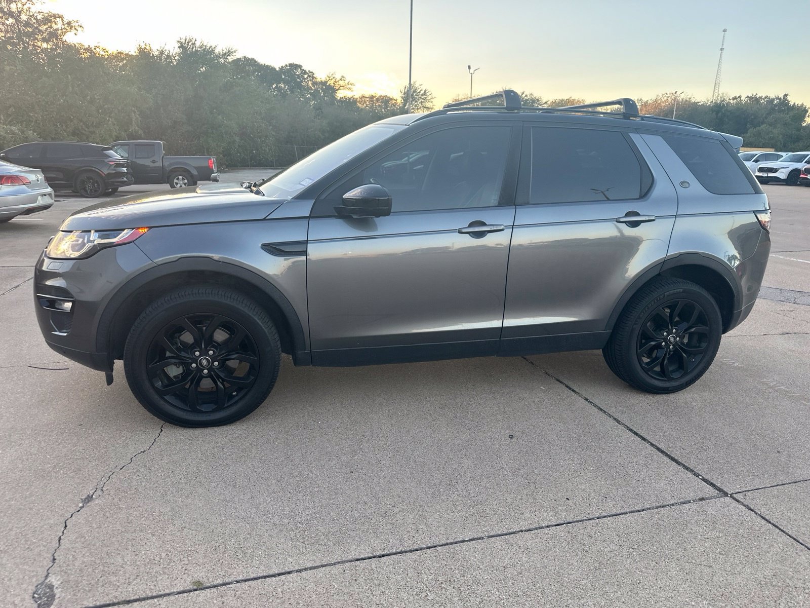 Used 2017 Land Rover Discovery Sport HSE AWD/4WD image 5
