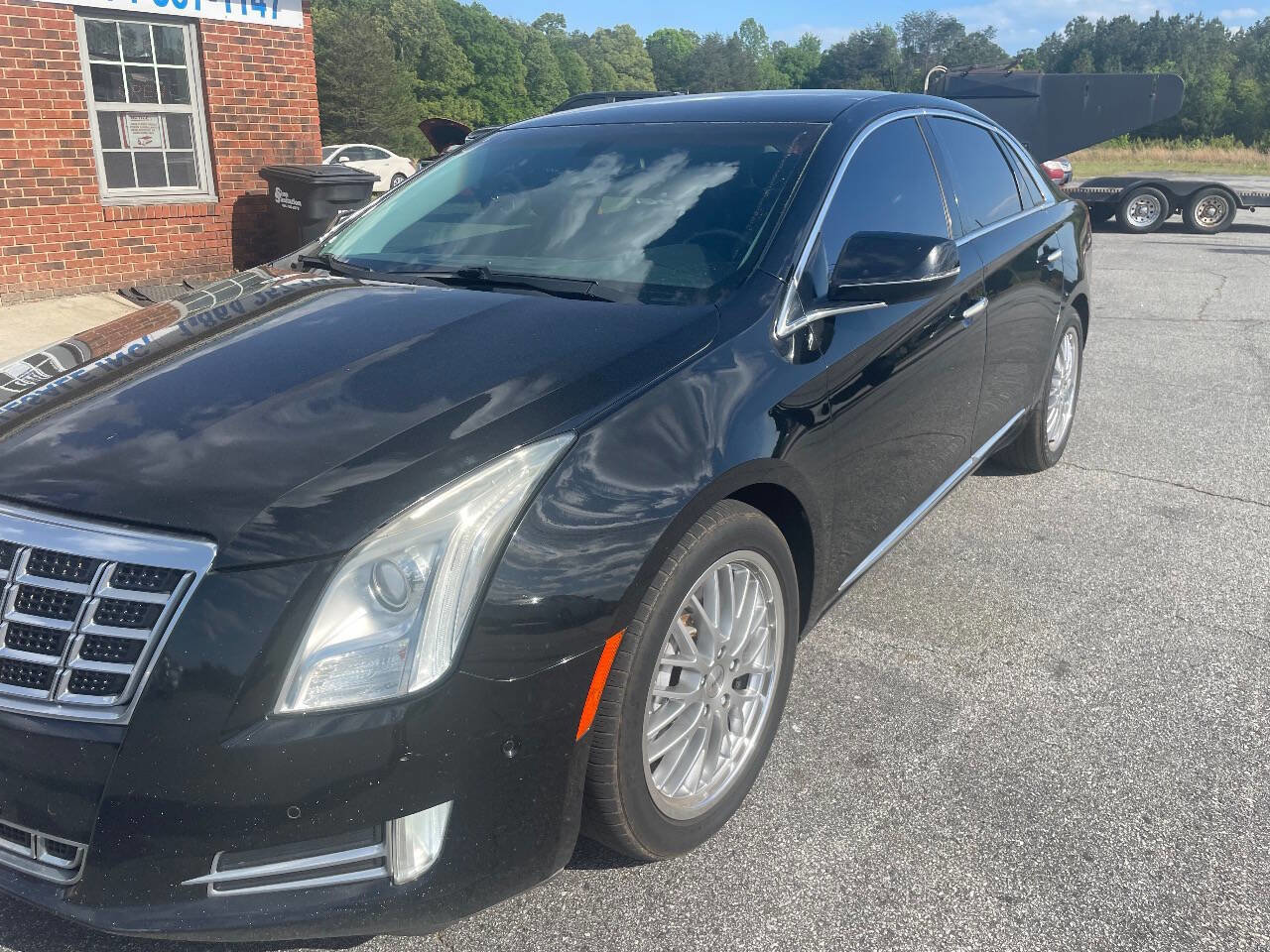 Used 2015 Cadillac XTS Luxury FWD image 2
