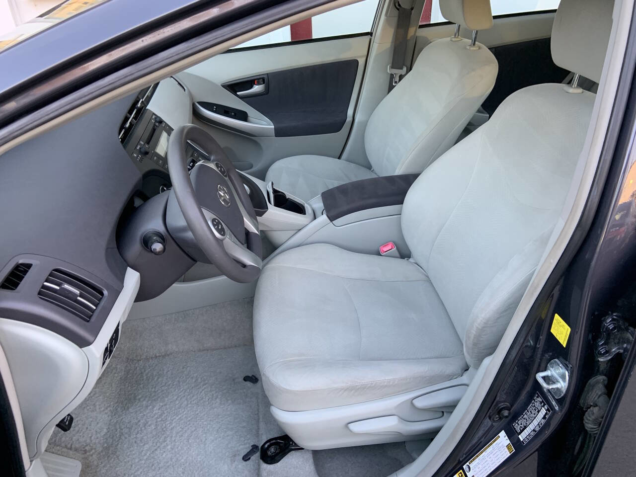 Used 2010 Toyota Prius Three image 40