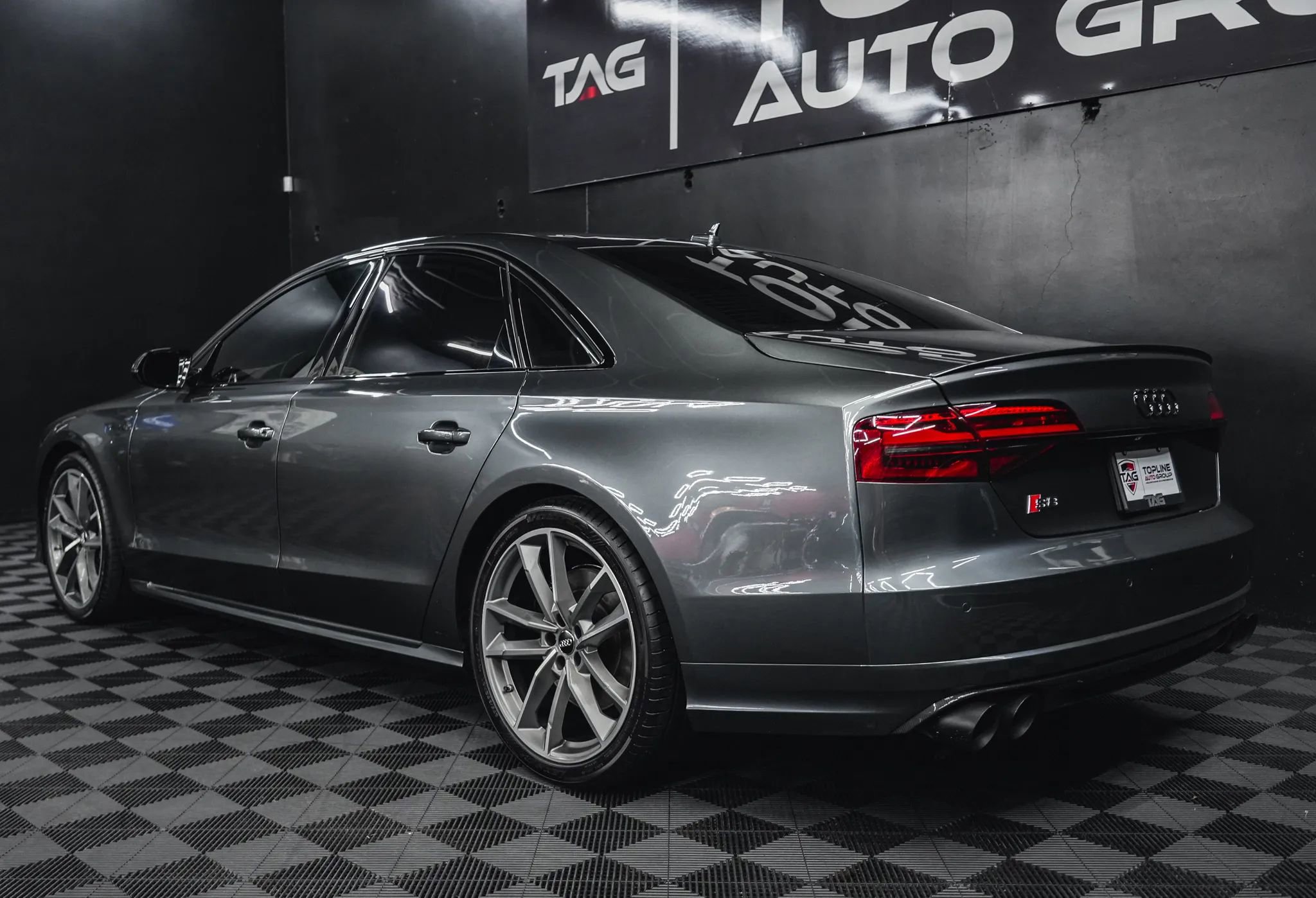 Used 2017 Audi S8 Plus image 31