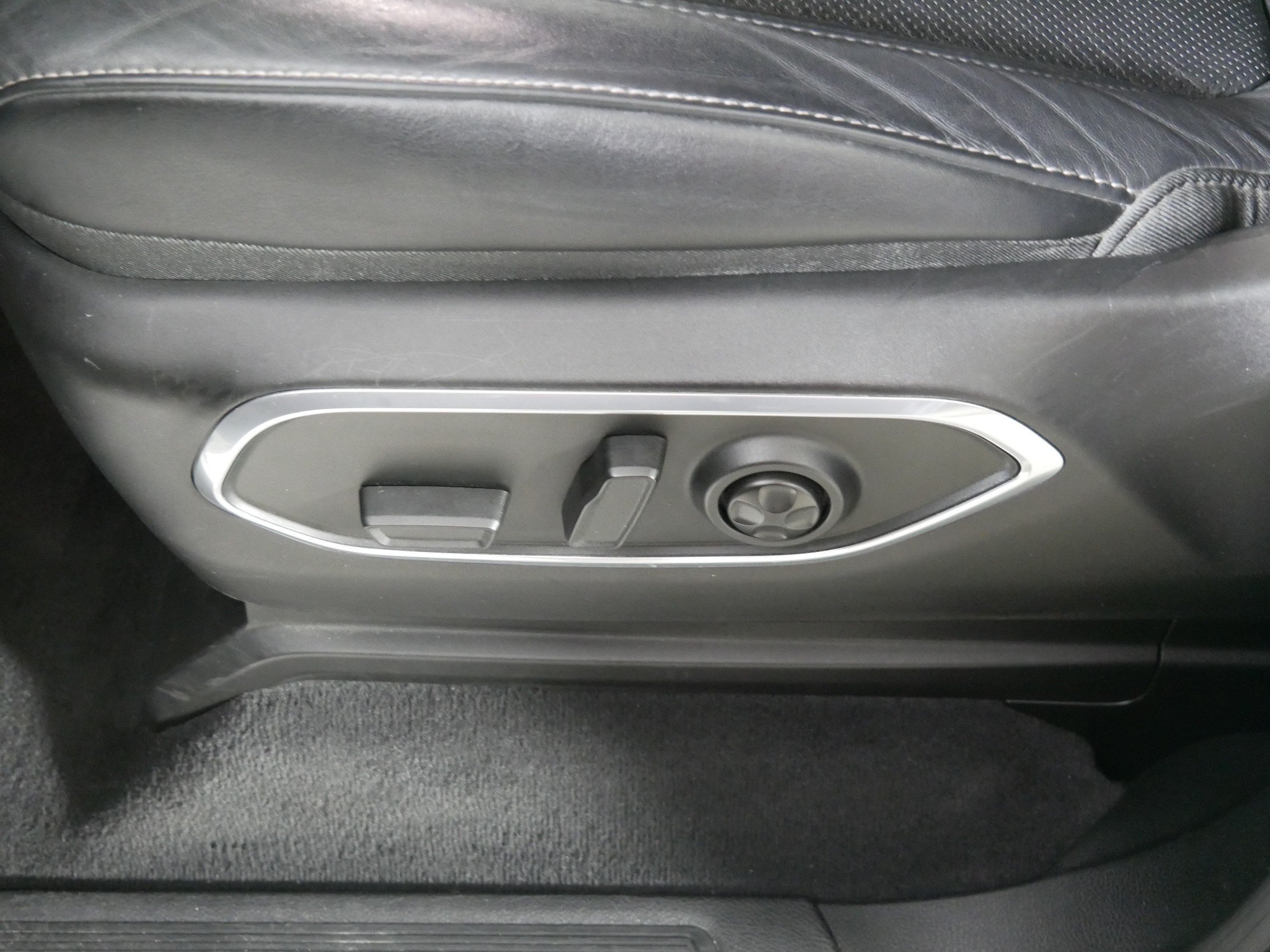 Used 2023 Jeep Wagoneer L Series II AWD/4WD image 20