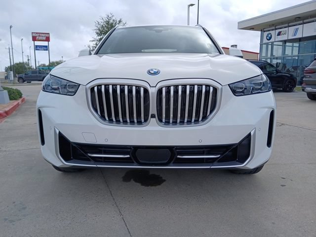 New 2026 BMW X5 xDrive50e AWD/4WD image 2