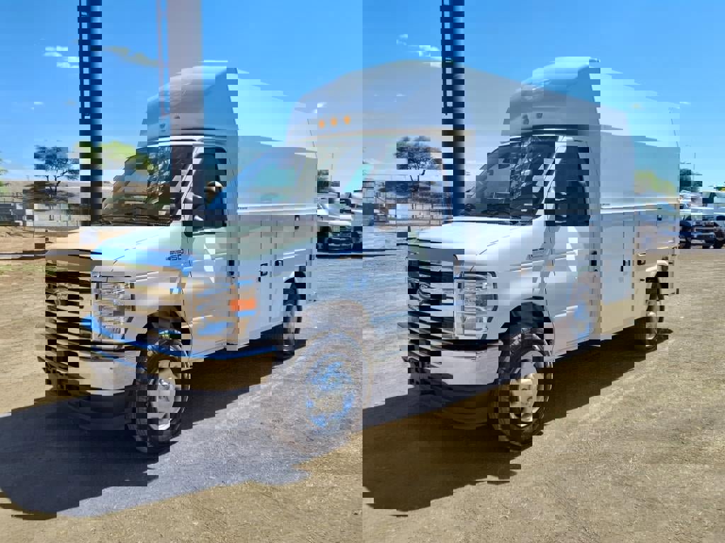 New 2026 Ford E-350 and Econoline 350 Super Duty w/ Power Equipment Group image 9