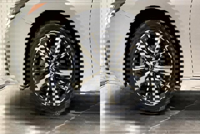 Used 2023 Nissan Maxima SV w/ Floor Mat Group image 9