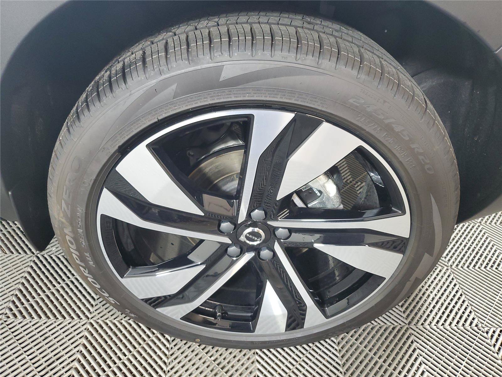 New 2026 Volvo XC40 B5 Plus w/ Climate Package AWD/4WD image 11