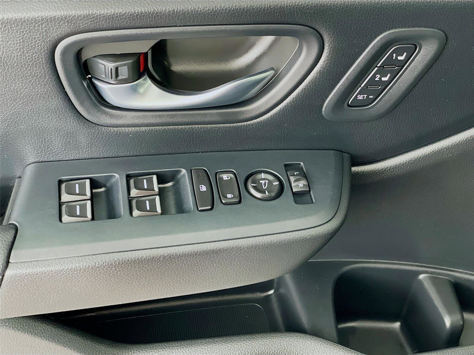Used 2025 Honda Pilot EX-L image 22