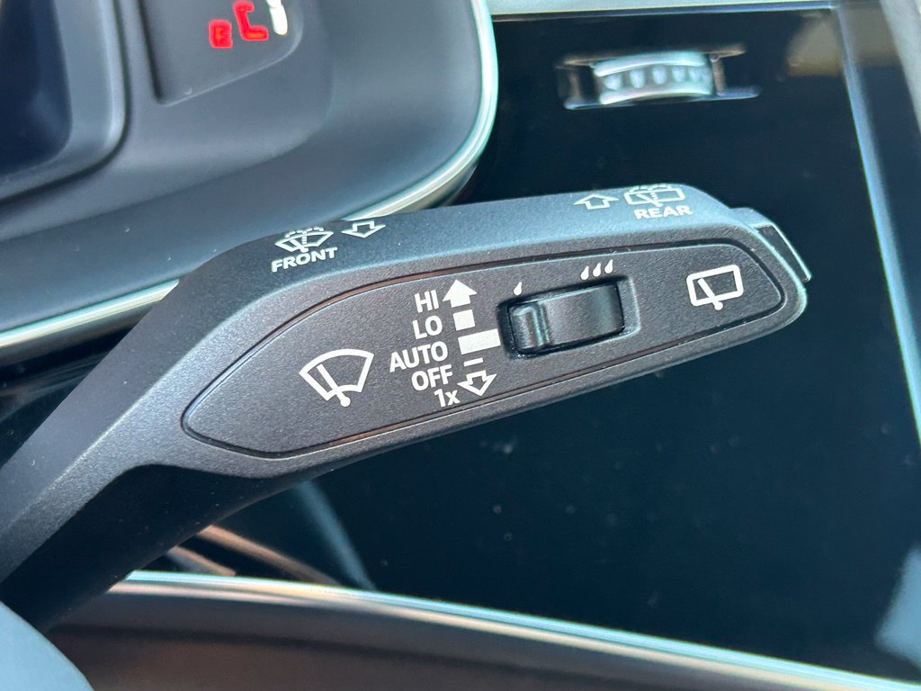 Used 2021 Audi Q8 Premium Plus AWD/4WD image 27